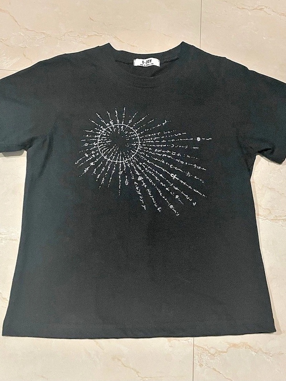 E-JOY Graphic Short Sleeve Tee in Black Like New